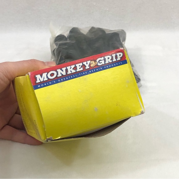 Monkey Grip Box Of 50 Black Tubeless Tire Valves TR425-2” Bike Auto Tire Repair - Picture 8 of 9